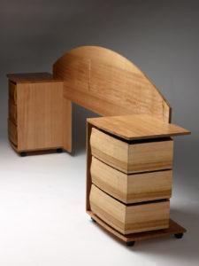 Tasmanian Oak Mantis Bed-head Dresser: Tasmanian Oak: Drawer closed