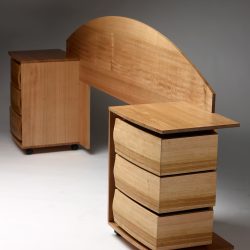 Tasmanian Oak Mantis Bed-head Dresser: Tasmanian Oak: Drawer closed